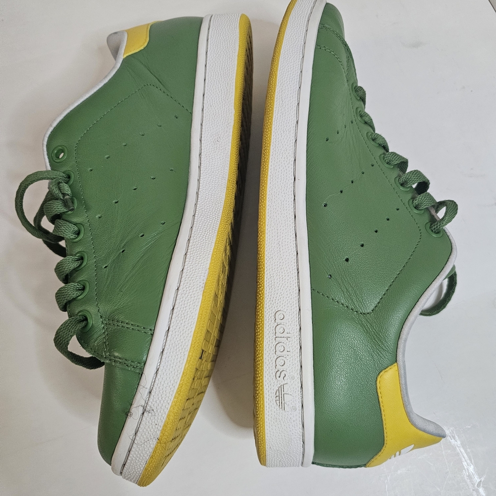 RARE Adidas Green Sneakers - Picture 5 of 9